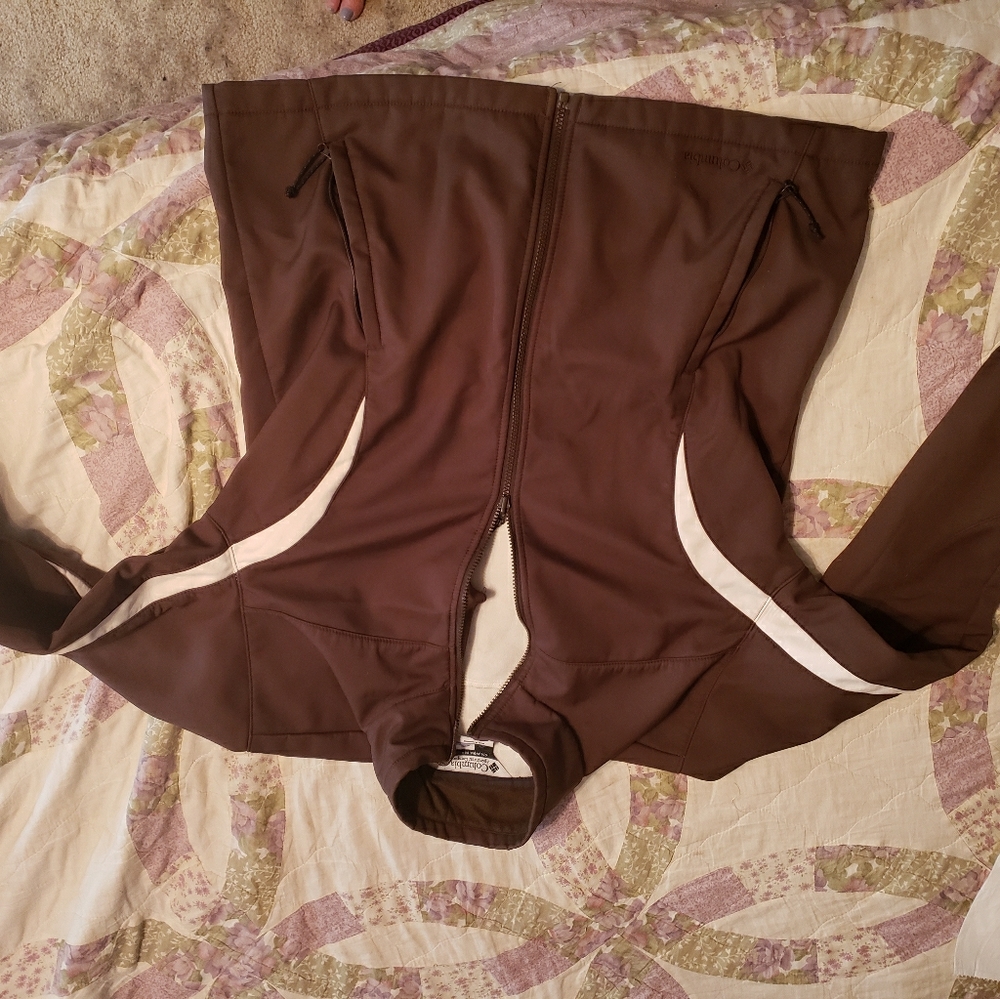 Columbia Women's light jacket.  o